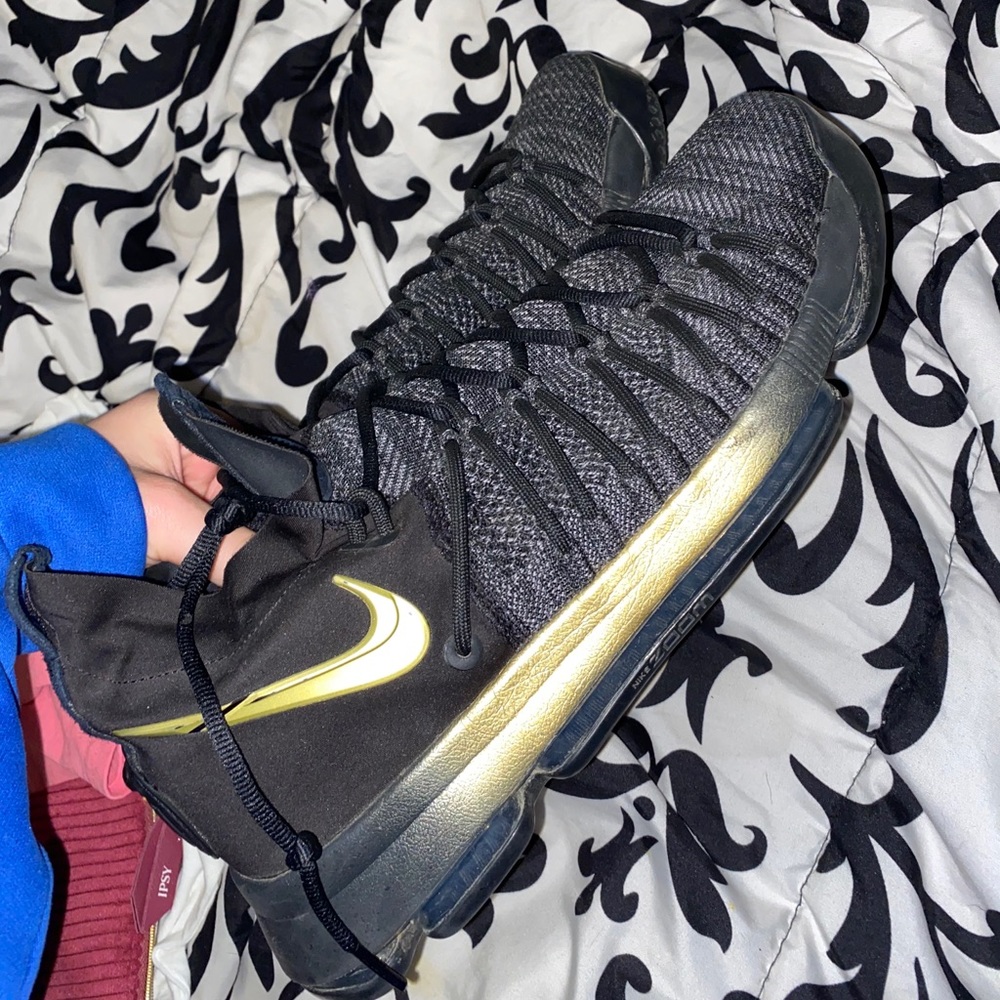 KD basketball shoes